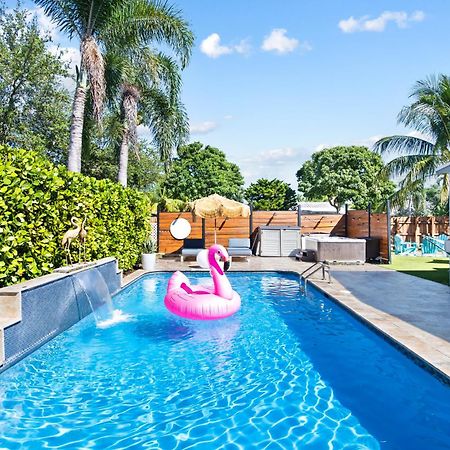 Palms Retreat! Giant Heated Pool-Hottub-Firepit-5Min2Beach-Pets-Ev Chgr Fort Lauderdale Bagian luar foto